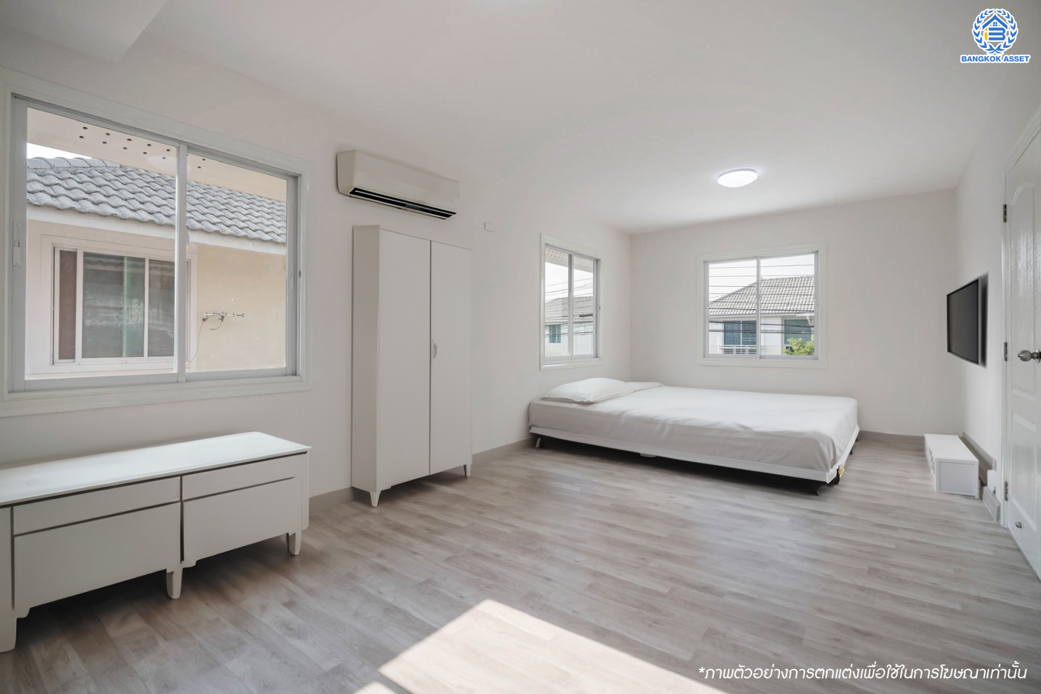 บ้านมือสองตกแต่งใหม่ โครงการ โฮมเพลส วงแหวน-รัตนาธิเบศร์ เนื้อที่ 51.10 ตร.ว. ฟังก์ชัน 3 ห้องนอน 2 ห้องน้ำ ที่จอดรถ 2 คัน ตั้งอยู่บนทำเลแห่งการเดินทาง เชื่อมต่อถนนรัตนาธิเบศร์ ใกล้ห้างเซ็นทรัล เวสต์เกต ใกล้รถไฟฟ้า "สถานีตลาดบางใหญ่"